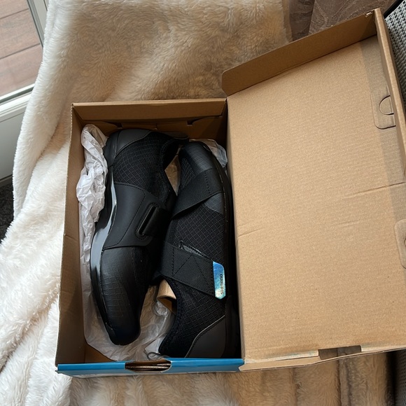 BRAND NEW:  Shimano Spin or Peloton Shoes IC-100- Sz 42 Mens 8.5 Womens 9.5 - Picture 5 of 5